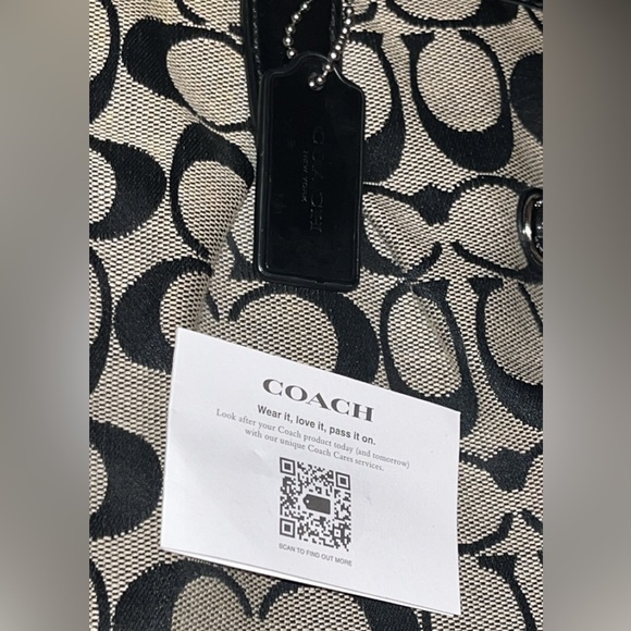 Coach Shoulder Bag in signature Jacquard...Good used condition - Picture 10 of 14